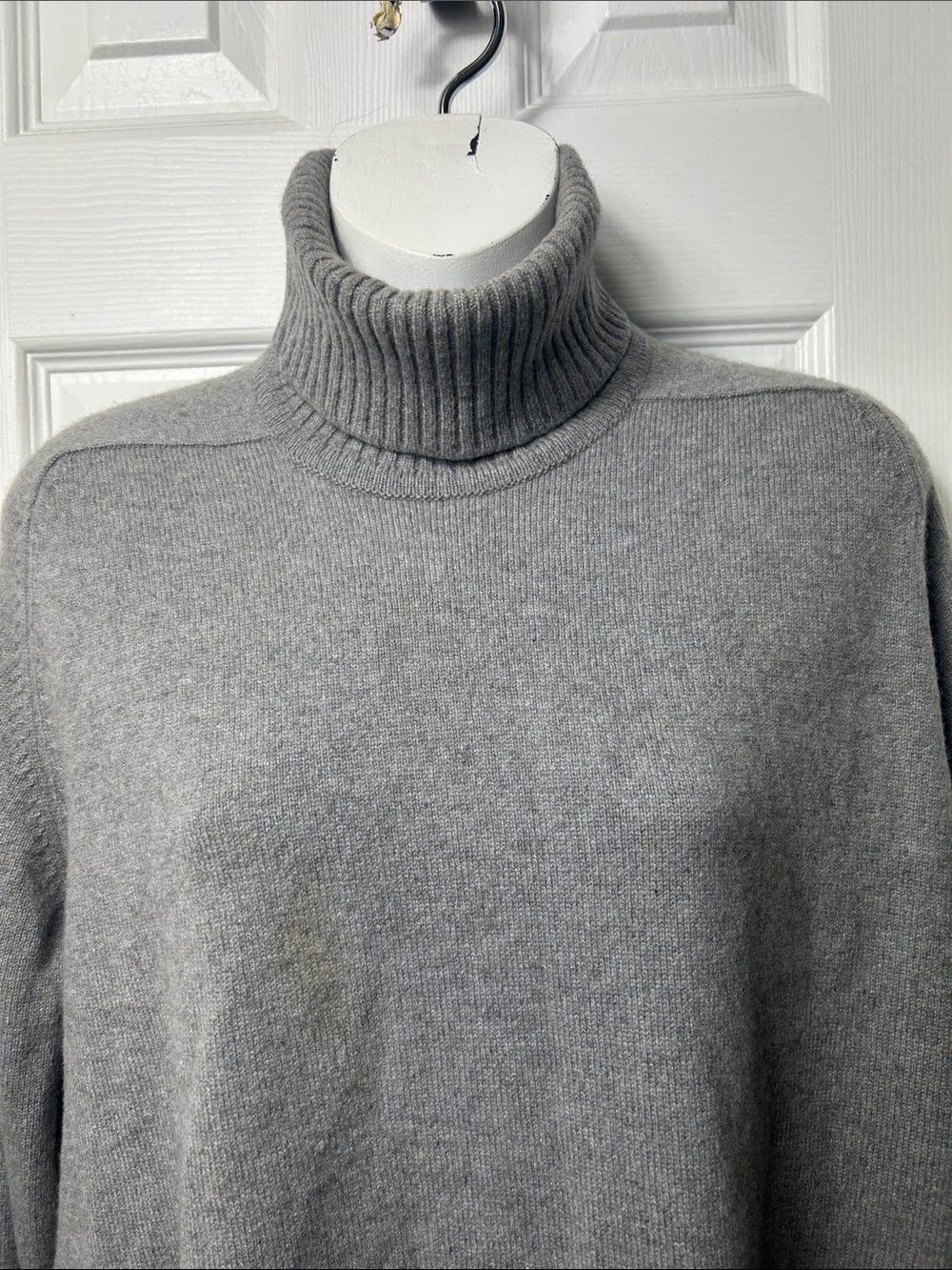 Vintage Alan Paine England 100% Pure Cashmere Gray Turtleneck Sweater Sz 46